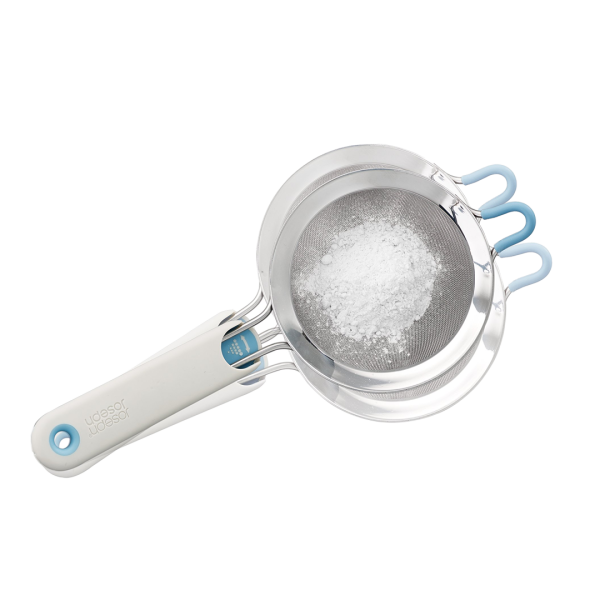 JOSEPH JOSEPH Shake-It Self-Tapping Sieve Small - White