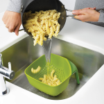 JOSEPH JOSEPH Square Colander Medium Green